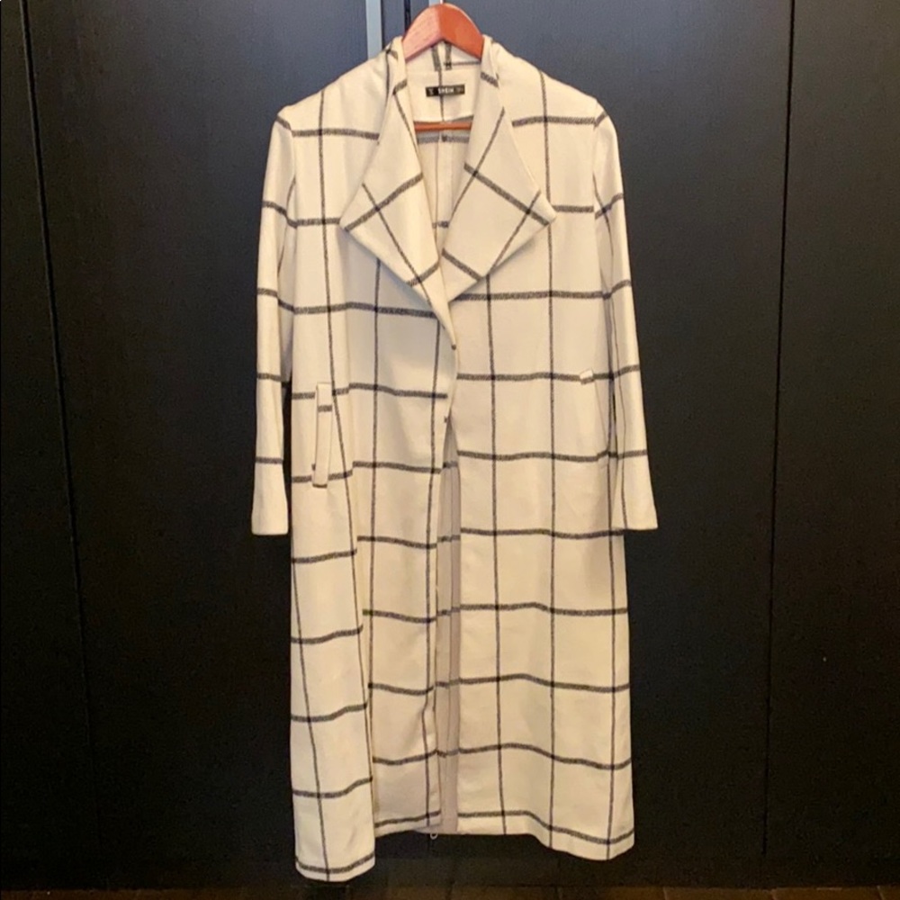 Drape collar coat
